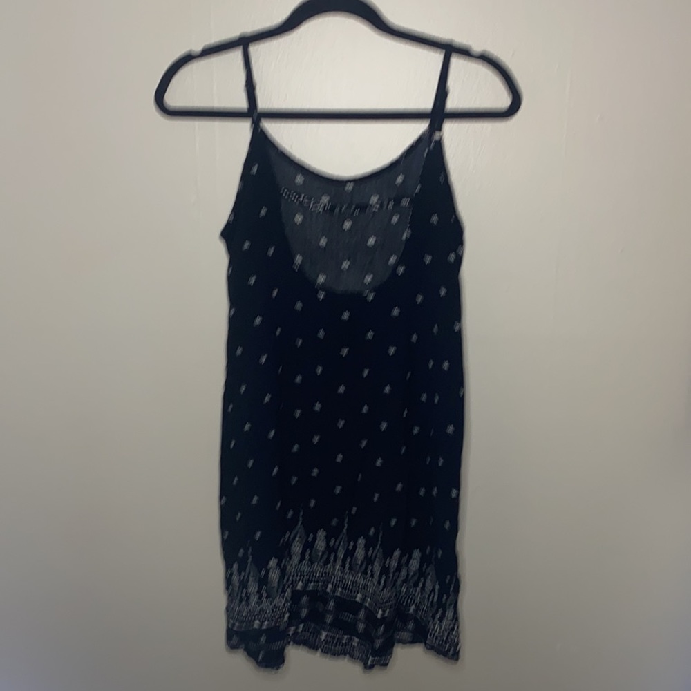 🪼Adorable black flowy dress with white pattern detail at bottom! - Picture 7 of 8